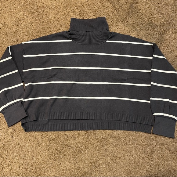 Free People Paulie Turtleneck Sweater – Smoked Pearl Combo - Picture 3 of 9